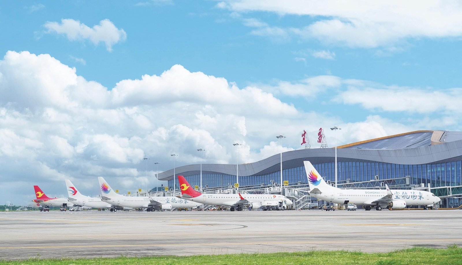 VRF climate control system serving a large airport terminal departure hall