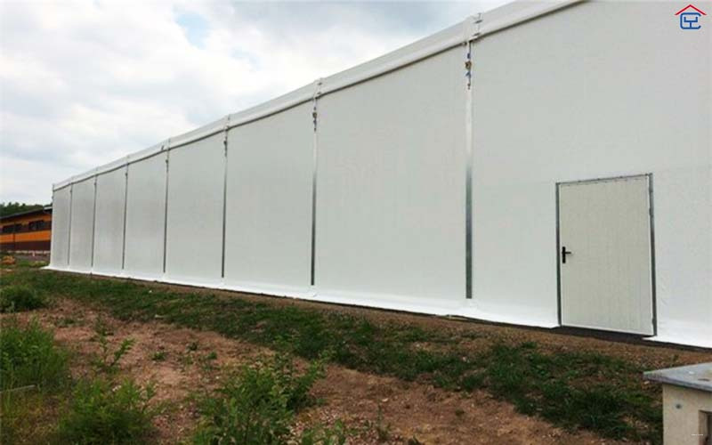 Modular portable HVAC unit serving a temporary construction facility