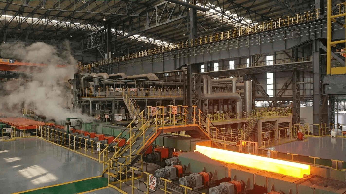 Heavy-duty cooling system in a high-temperature metallurgy foundry