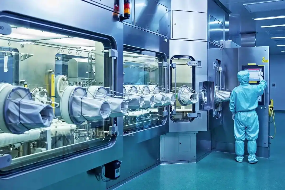 Clean production HVAC system in a pharmaceutical manufacturing facility