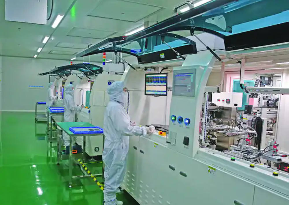 Precision HVAC with HEPA filtration in an electronics manufacturing cleanroom