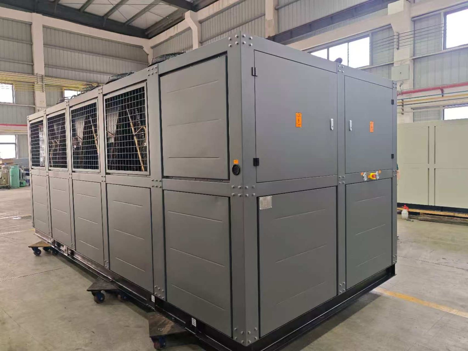 Commercial HVAC heat pump system installed on building rooftop